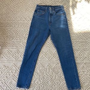 Size: XS Women's Levi's Jeans